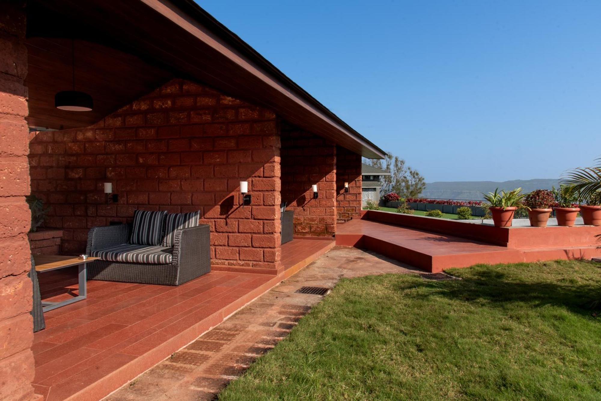 Brightland Resort & Spa Mahābaleshwar Esterno foto